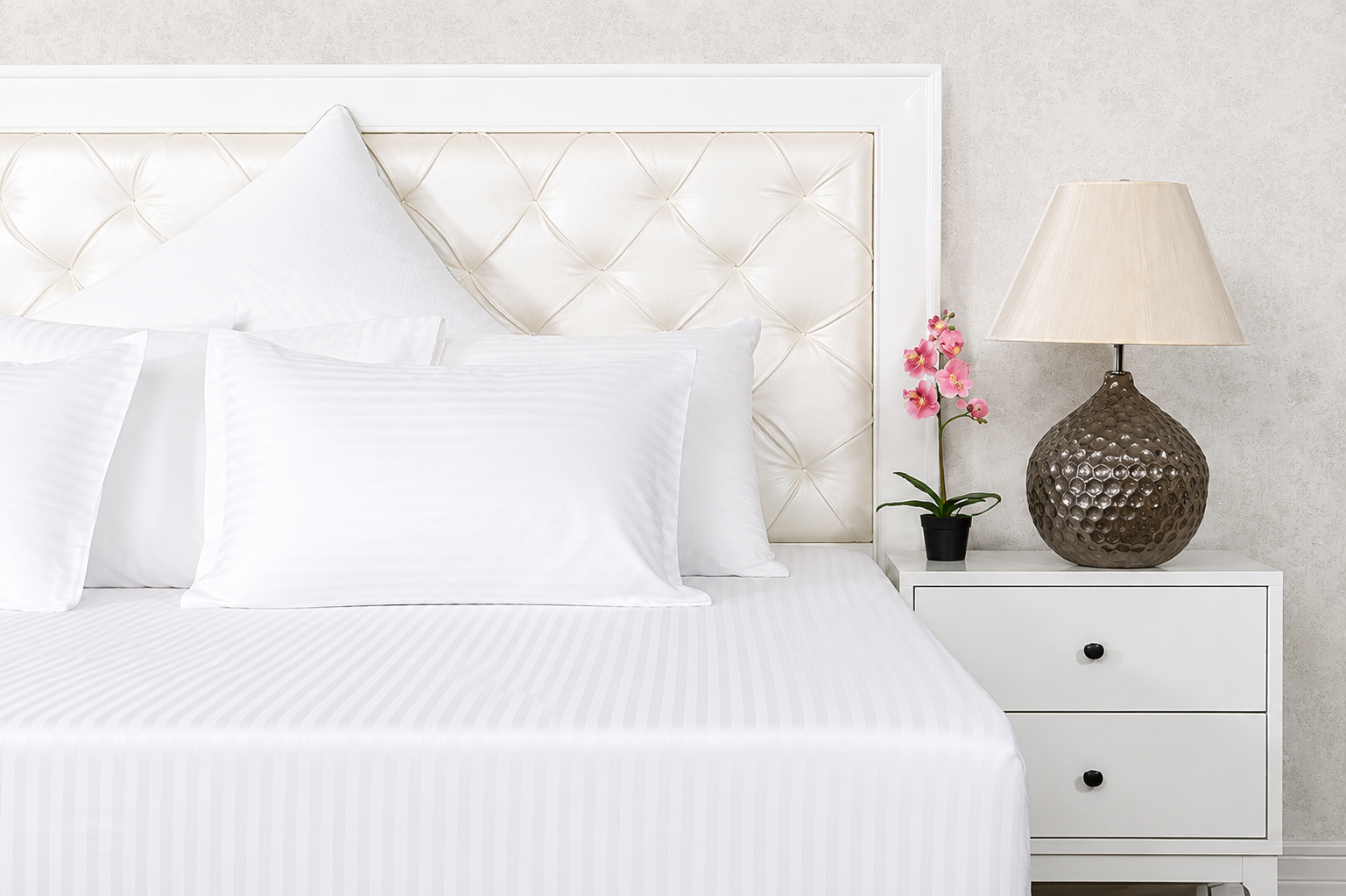 Kelo Living Hotel Collection Satin Stripe Bedsheet