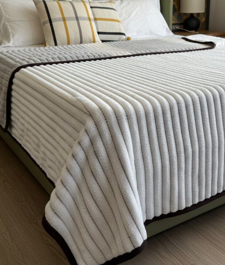 Kelo Living Premium All Seasion Ac Blanket With 3d Lining Effect With Dual Shades